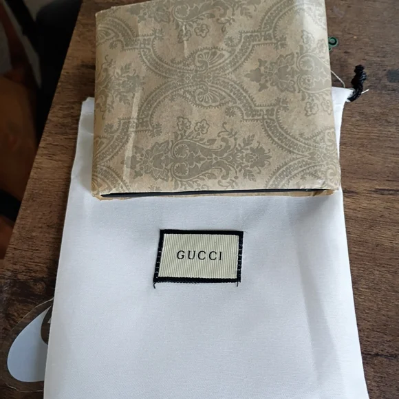 Gucci Black Leather Wallet - Picture 6 of 11